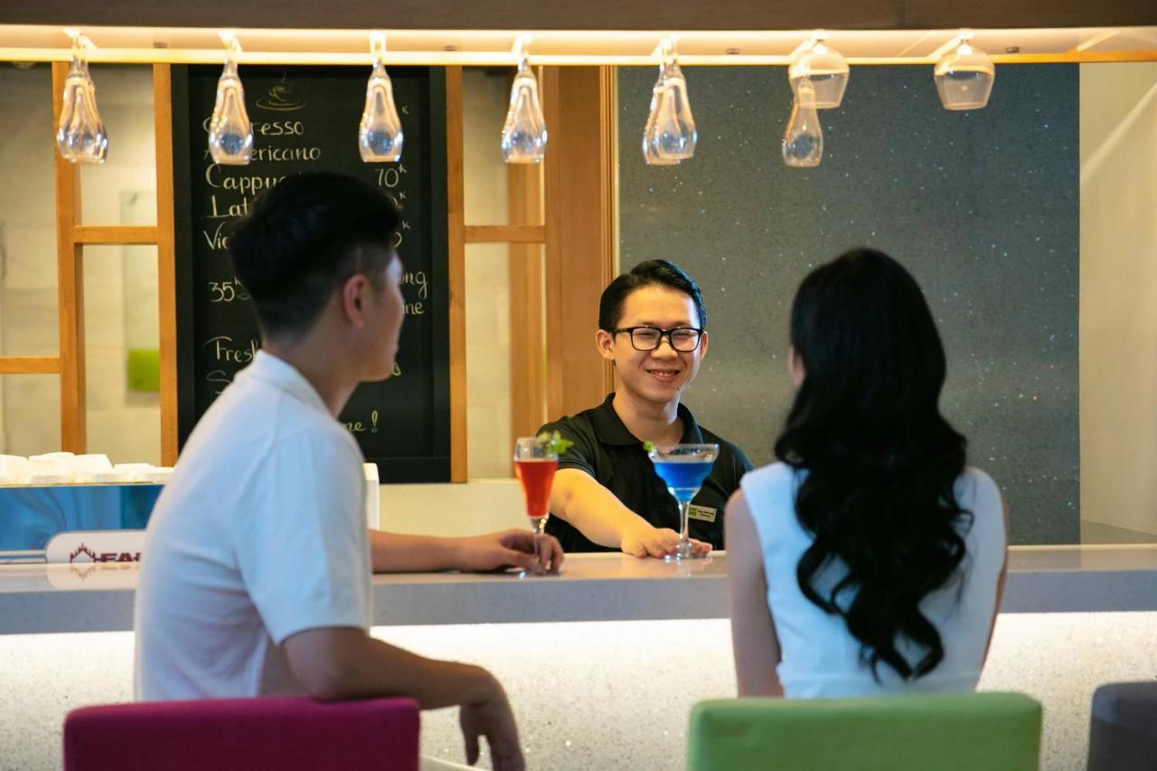 Khách sạn Emm Saigon